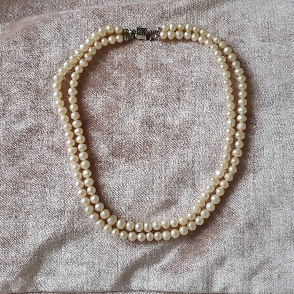 Pearl necklace